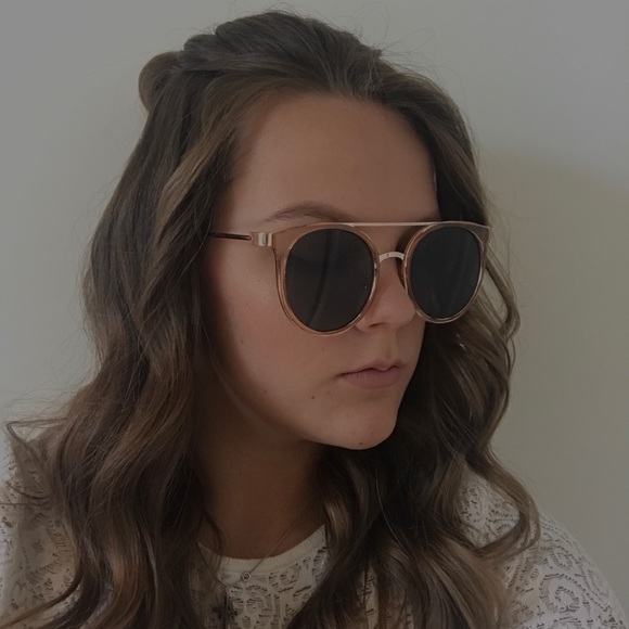 Meet your Posher, Savannah - Picture 1 of 1